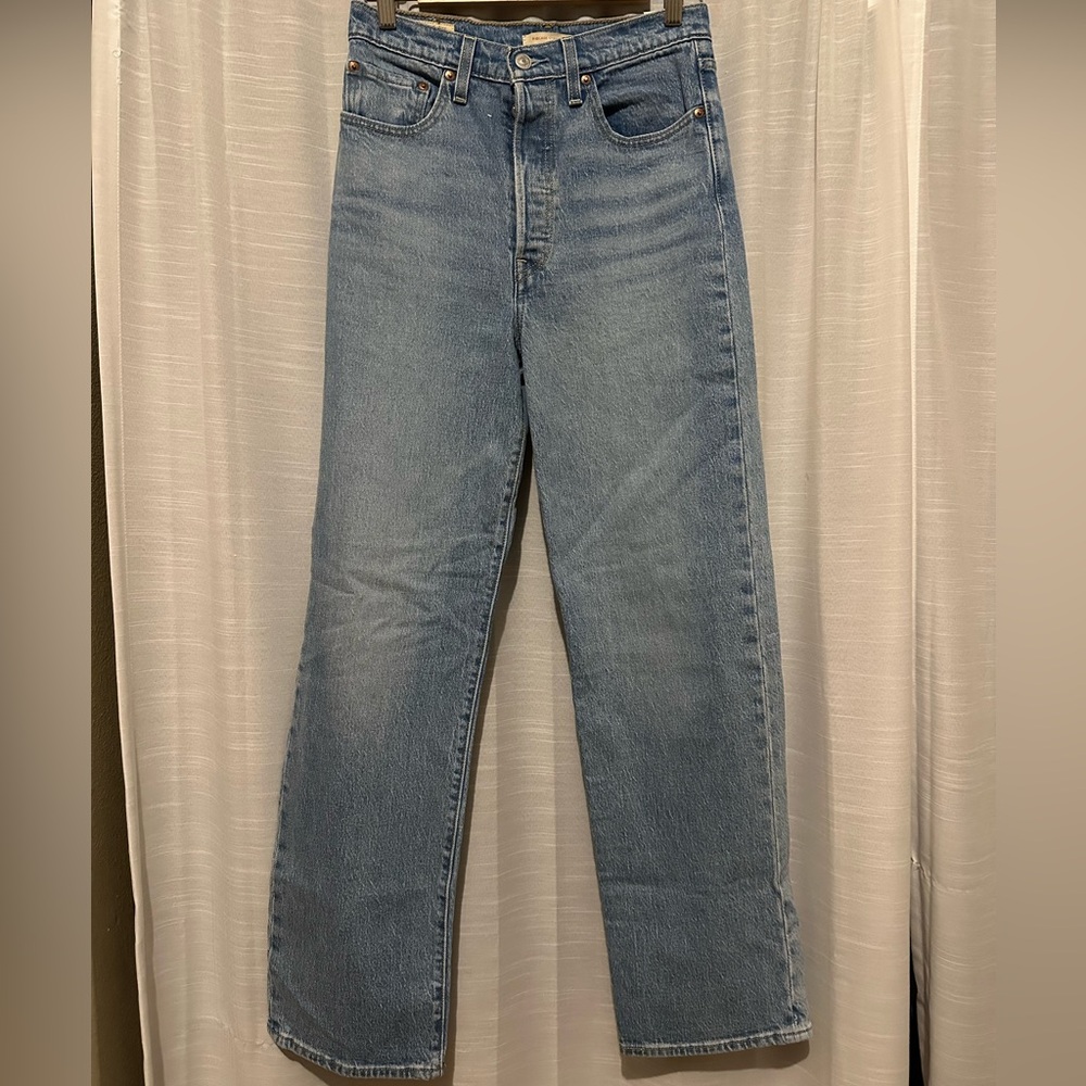 Levi's Light Wash Ribcage Straight